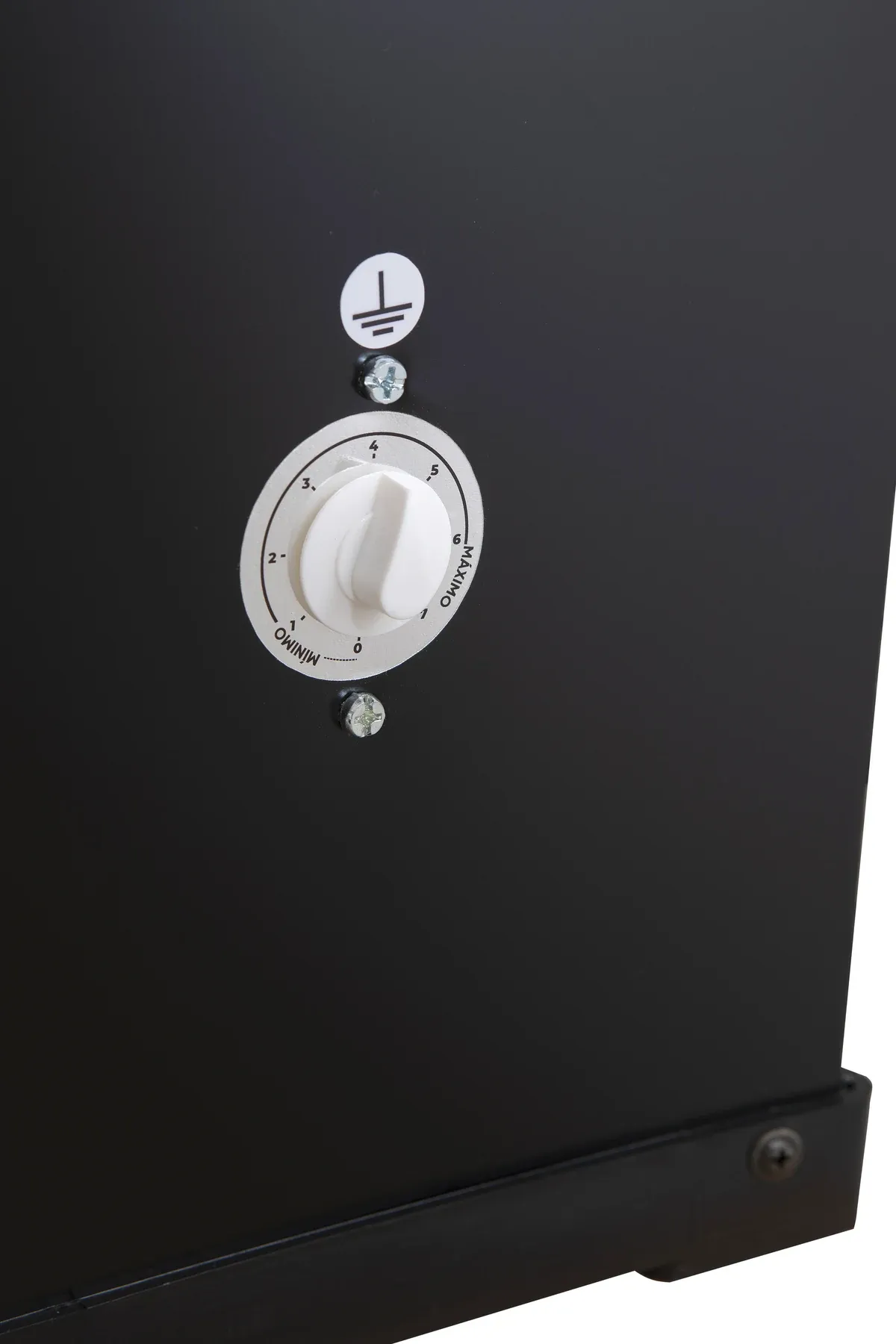 Detalhe do termostato de 7 níveis de temperatura do Knox KX01 Black, com marcações de mínimo a máximo