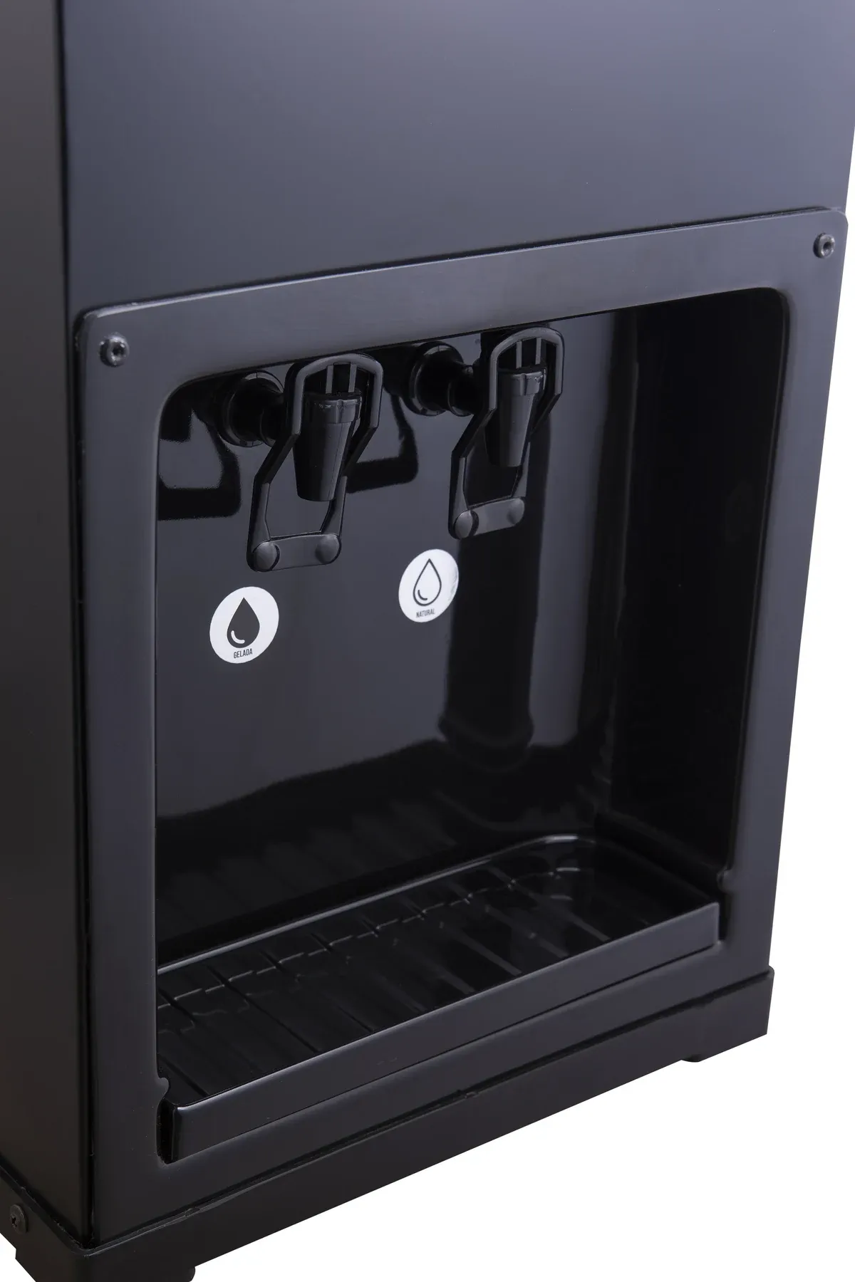 Detalhe das saídas de água gelada e natural do Knox KX01 Black
